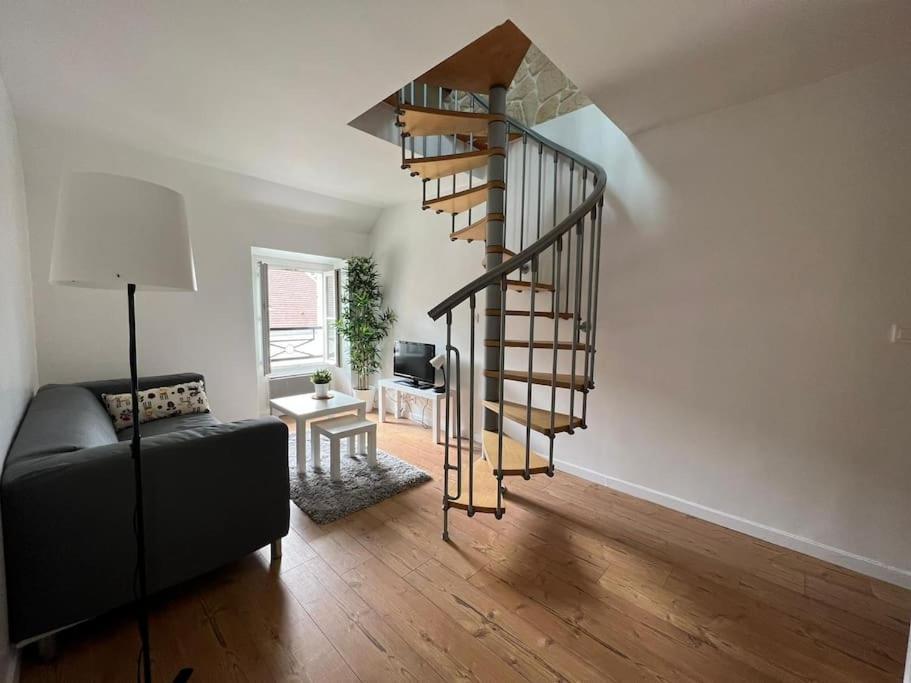 Au Coeur Du Bourg - St Cloud. Apartamento La Celle-Saint-Cloud